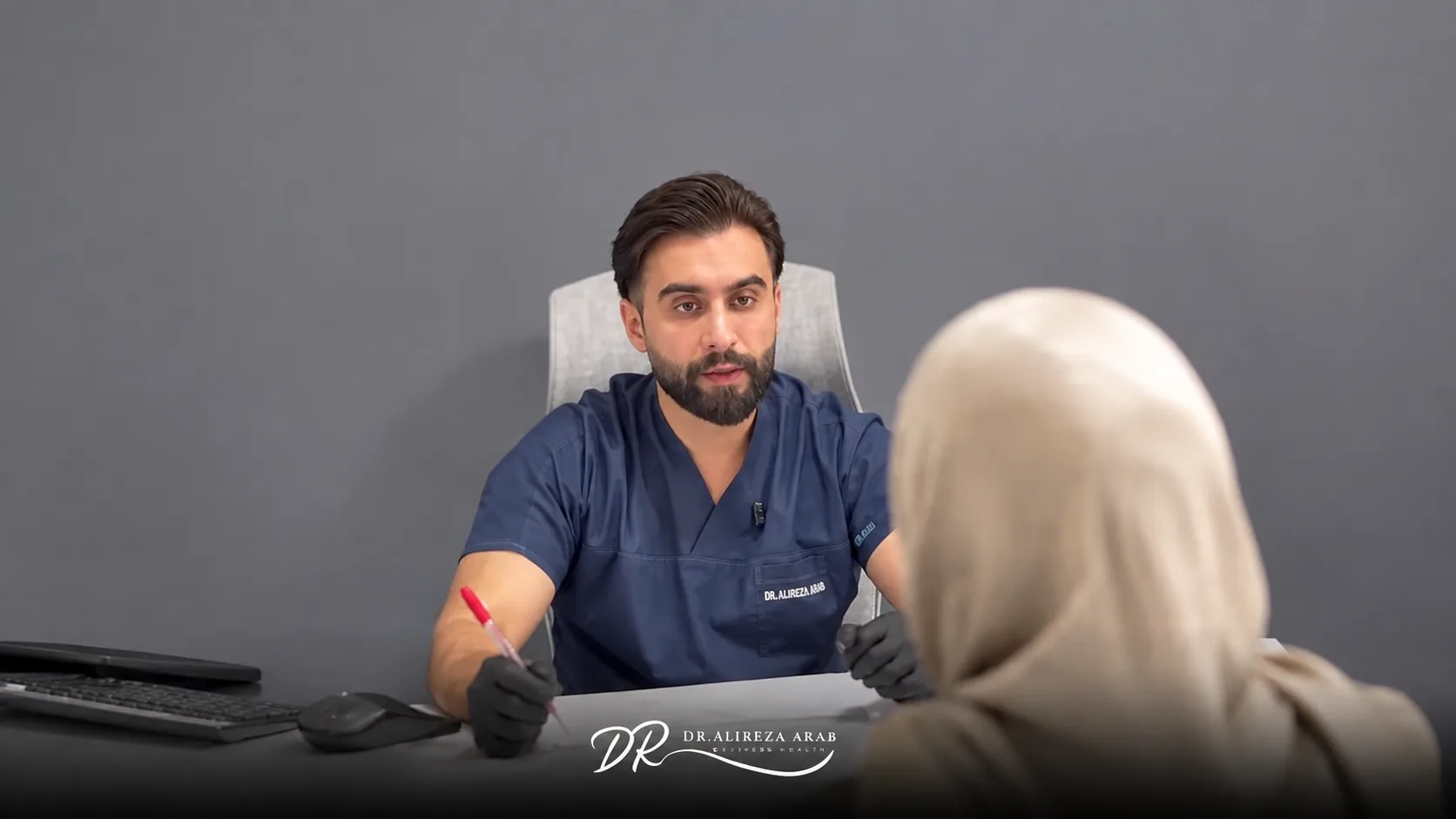 مشاوره تخصصی زیبایی با دکتر علیرضا عرب